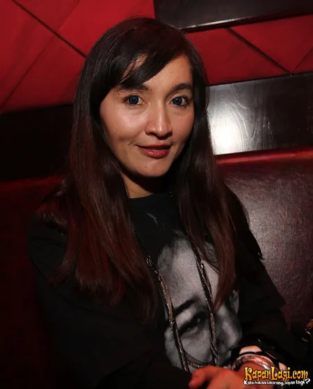 Foto Indah Sari