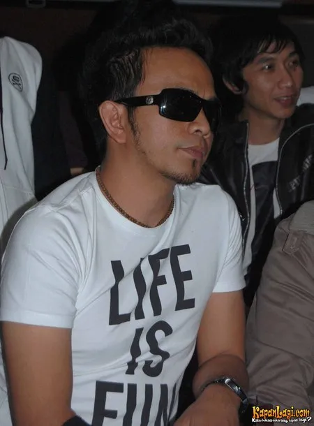 Foto Indra The Titans