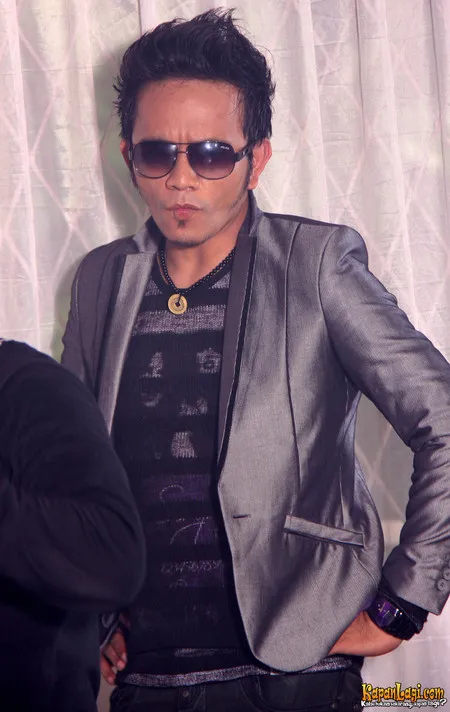 Foto Indra The Titans