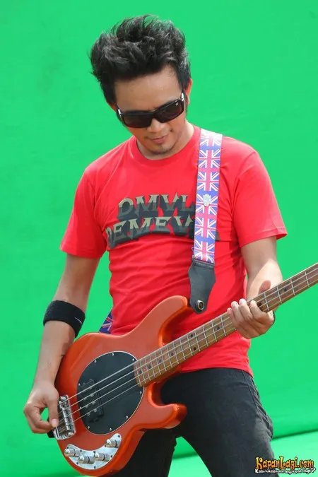 Foto Indra The Titans