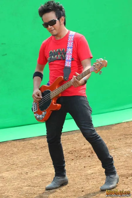 Foto Indra The Titans