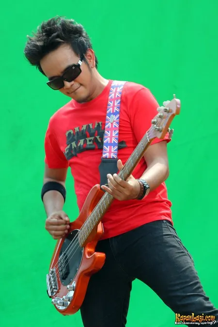 Foto Indra The Titans