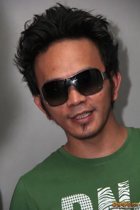 Foto Indra The Titans