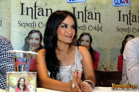 Foto Intan Nuraini