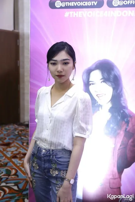 Foto Isyana Sarasvati