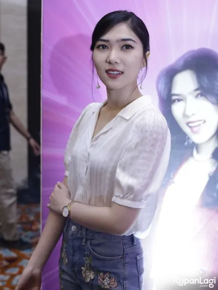 Foto Isyana Sarasvati