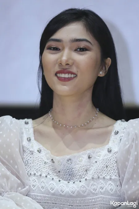 Foto Isyana Sarasvati