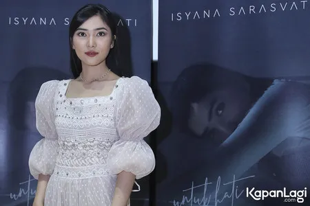 Foto Isyana Sarasvati