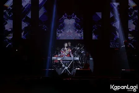 Foto Isyana Sarasvati