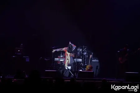 Foto Isyana Sarasvati