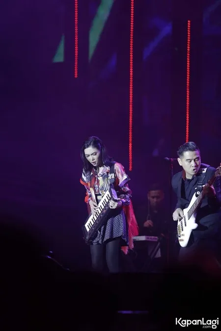 Foto Isyana Sarasvati