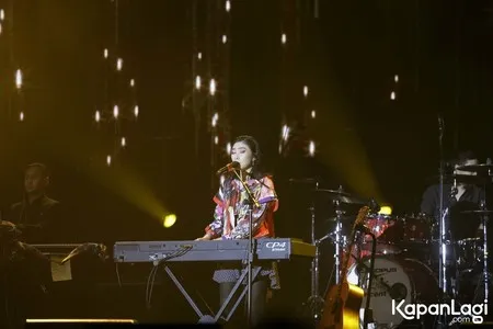 Foto Isyana Sarasvati