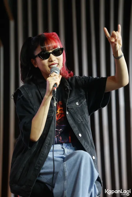 Foto Isyana Sarasvati