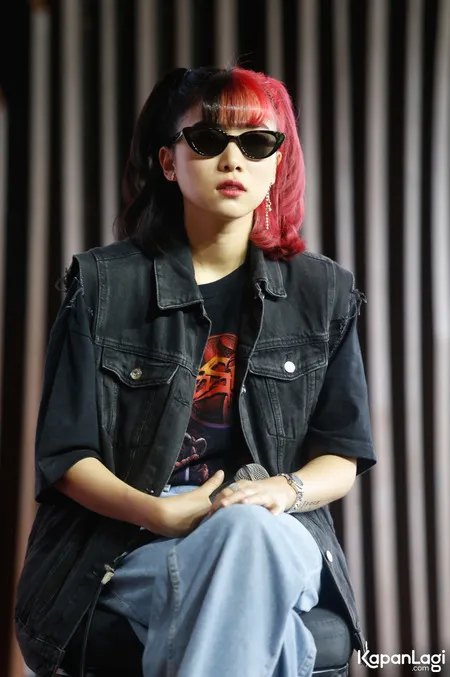 Foto Isyana Sarasvati