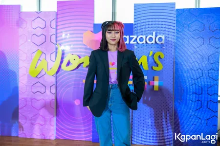 Foto Isyana Sarasvati