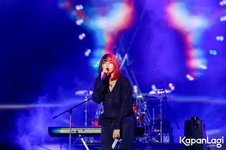 Foto Isyana Sarasvati