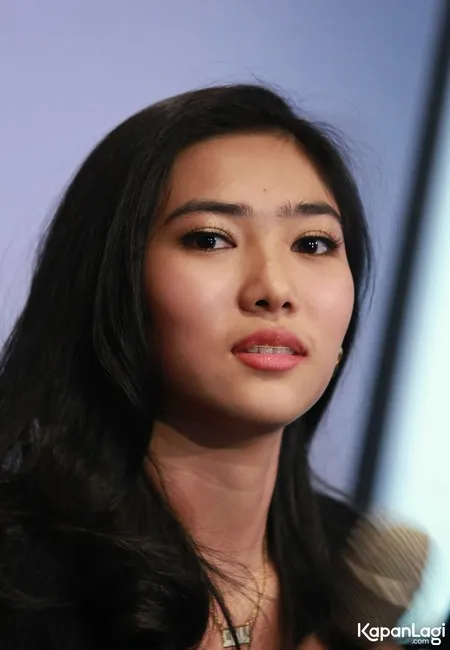 Foto Isyana Sarasvati