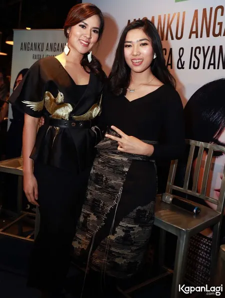 Foto Isyana Sarasvati