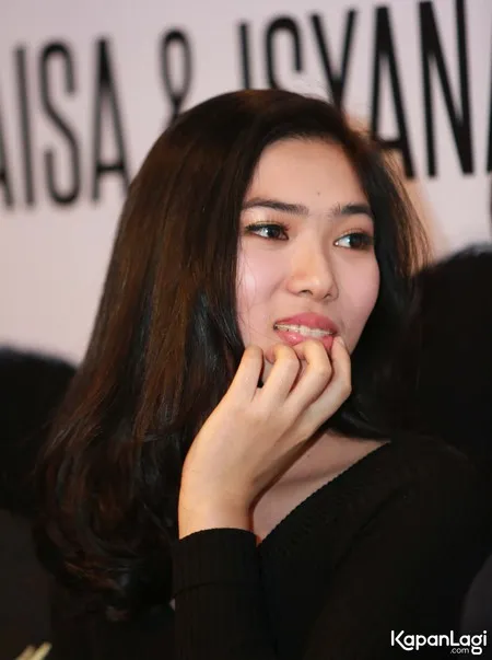 Foto Isyana Sarasvati