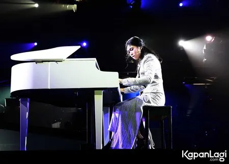 Foto Isyana Sarasvati