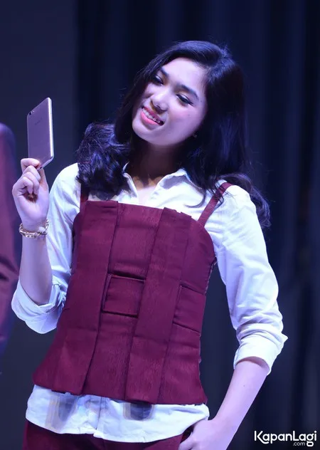 Foto Isyana Sarasvati