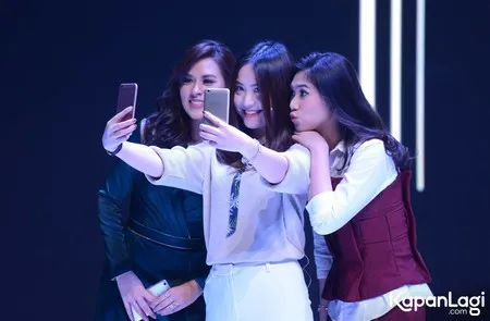 Foto Isyana Sarasvati