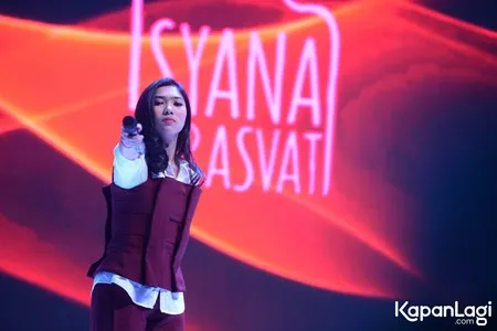 Foto Isyana Sarasvati