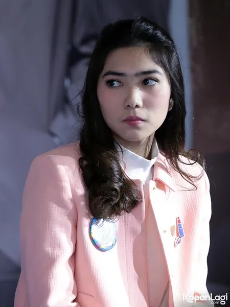 Foto Isyana Sarasvati
