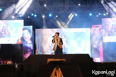 Foto Isyana Sarasvati
