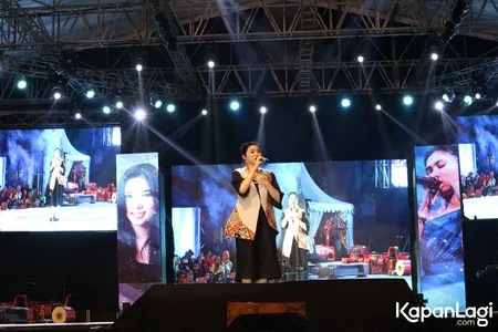 Foto Isyana Sarasvati
