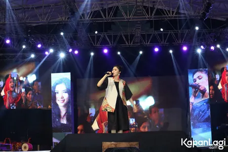 Foto Isyana Sarasvati