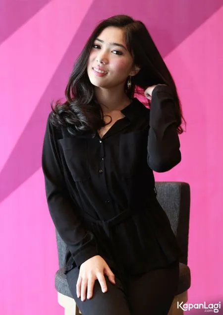 Foto Isyana Sarasvati