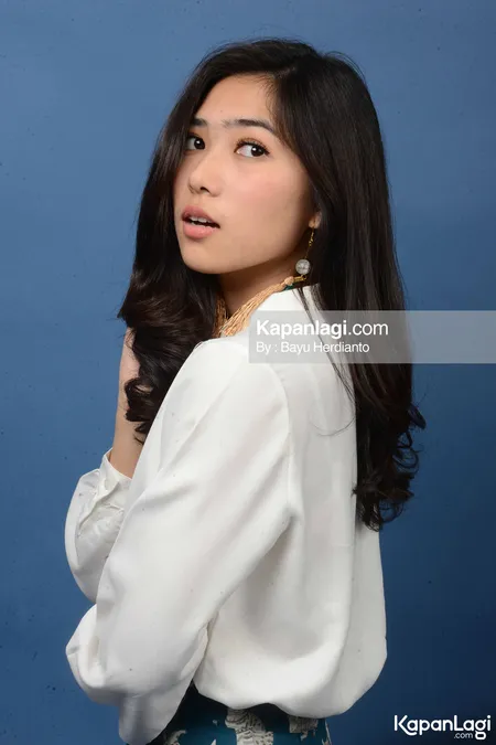 Foto Isyana Sarasvati