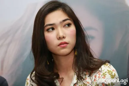 Foto Isyana Sarasvati