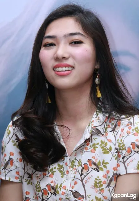 Foto Isyana Sarasvati