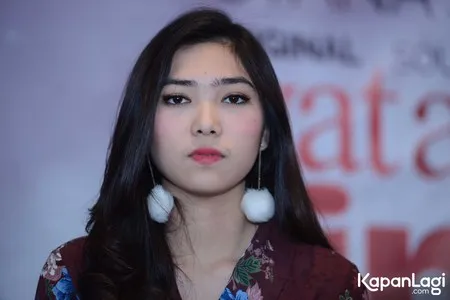 Foto Isyana Sarasvati