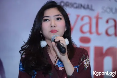 Foto Isyana Sarasvati