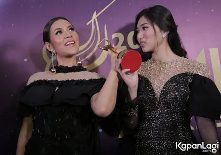 Foto Isyana Sarasvati