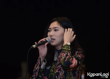 Foto Isyana Sarasvati