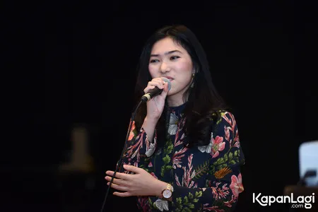 Foto Isyana Sarasvati