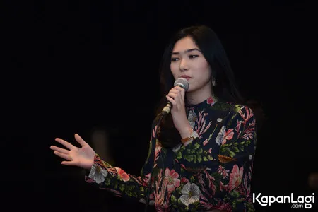 Foto Isyana Sarasvati
