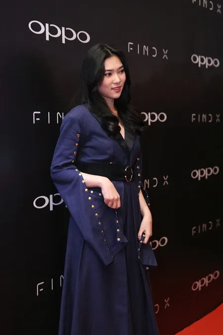 Foto Isyana Sarasvati