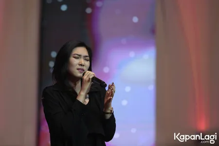 Foto Isyana Sarasvati