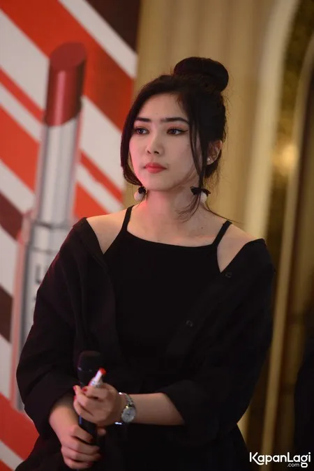 Foto Isyana Sarasvati