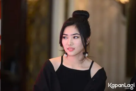 Foto Isyana Sarasvati