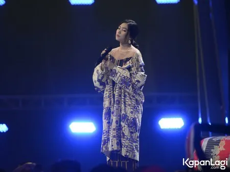 Foto Isyana Sarasvati