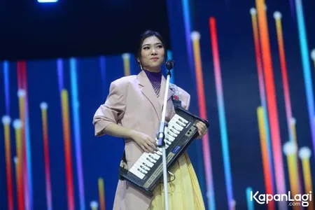 Foto Isyana Sarasvati