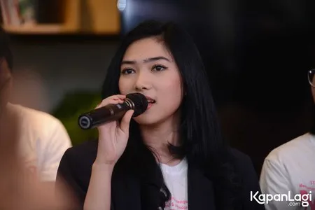 Foto Isyana Sarasvati