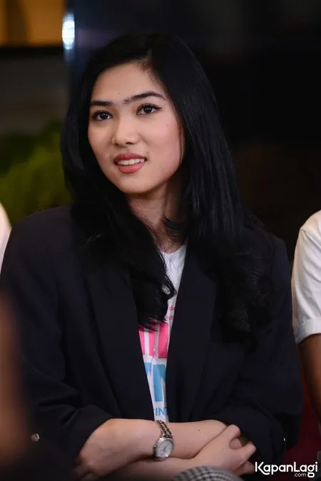 Foto Isyana Sarasvati