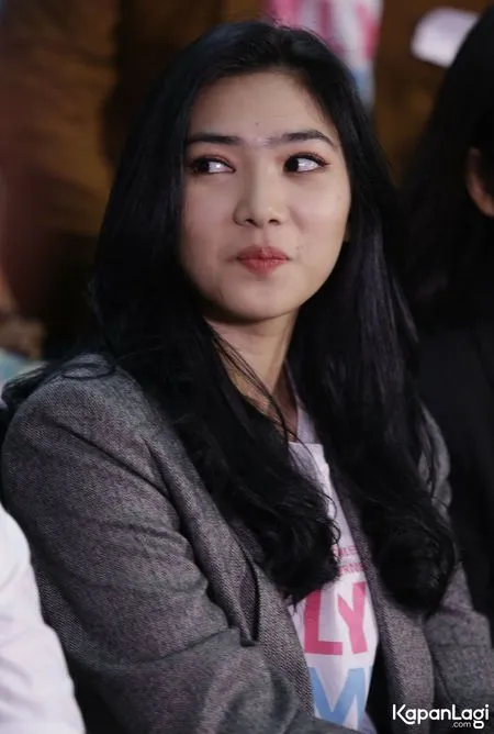 Foto Isyana Sarasvati